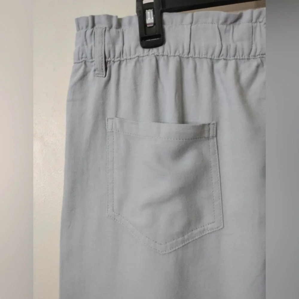 dā-sh Light Gray Pull-On Skirt Women’s Size L Utility Style Pockets‎